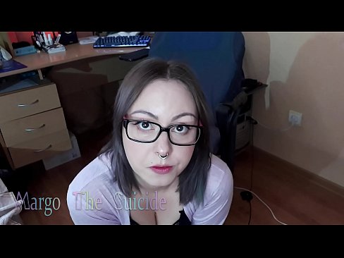 ❤️ Ang Sexy na Babae na may Salamin ay Sumipsip ng Dildo sa Camera ❤ super sex sa tl.tradewin.top ☑