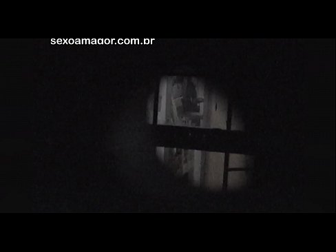 ❤️ Si Blondie ay lihim na nakunan ng video ng isang voyeur ng kapitbahayan na nakatago sa likod ng mga guwang na brick ❤ super sex sa tl.tradewin.top ☑